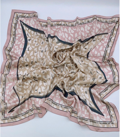 Pañuelo animal print tonos rosas