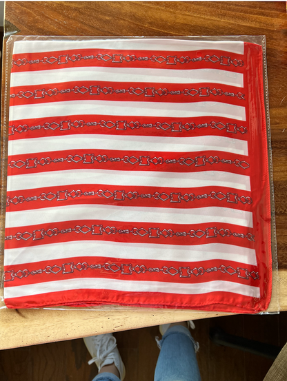 Pañuelo rayas rojas y cadena